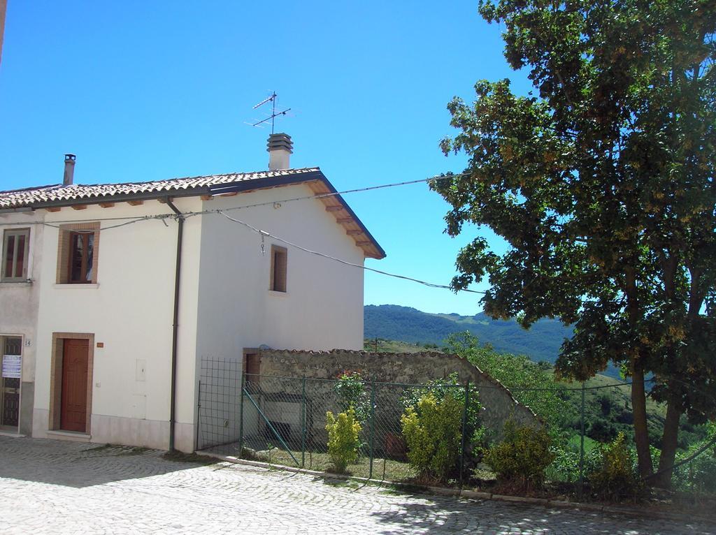Montagna & Relax Villa Castel Di Sangro Bagian luar foto